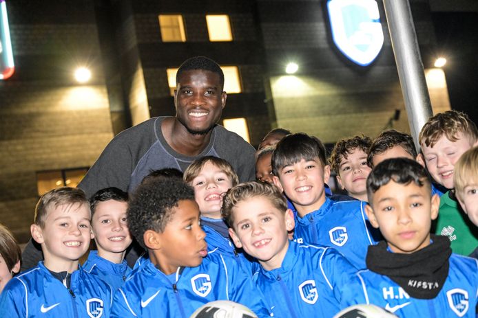 Onuachu bij zijn afscheid in Genk.