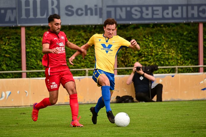 Rik Doppenberg had het lastig op de voor hem onwennige rechtsbackpositie. Maar hij is blij weer terug te zijn bij NSC.