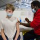 Slechts 43 procent van de tieners heeft een eerste prik gehad: plannen voor vaccinaties en voorlichting op scholen
