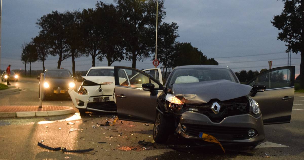 Opnieuw aanrijding op beruchte kruising in Terborg: twee autos in de kreukels.