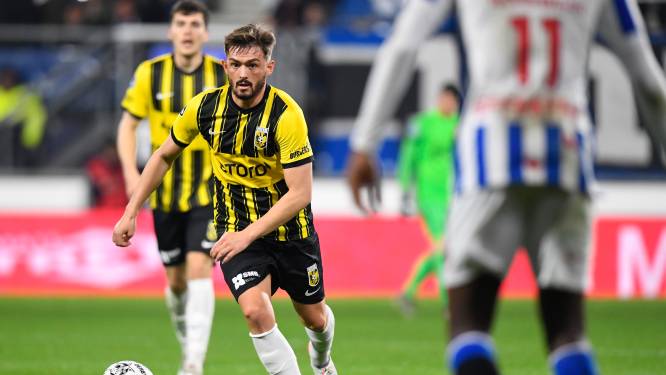 Vitesse voor Domgjoni springplank naar succes met Kosovo: ‘Ik heb geen makkelijk eerste half jaar achter de rug’