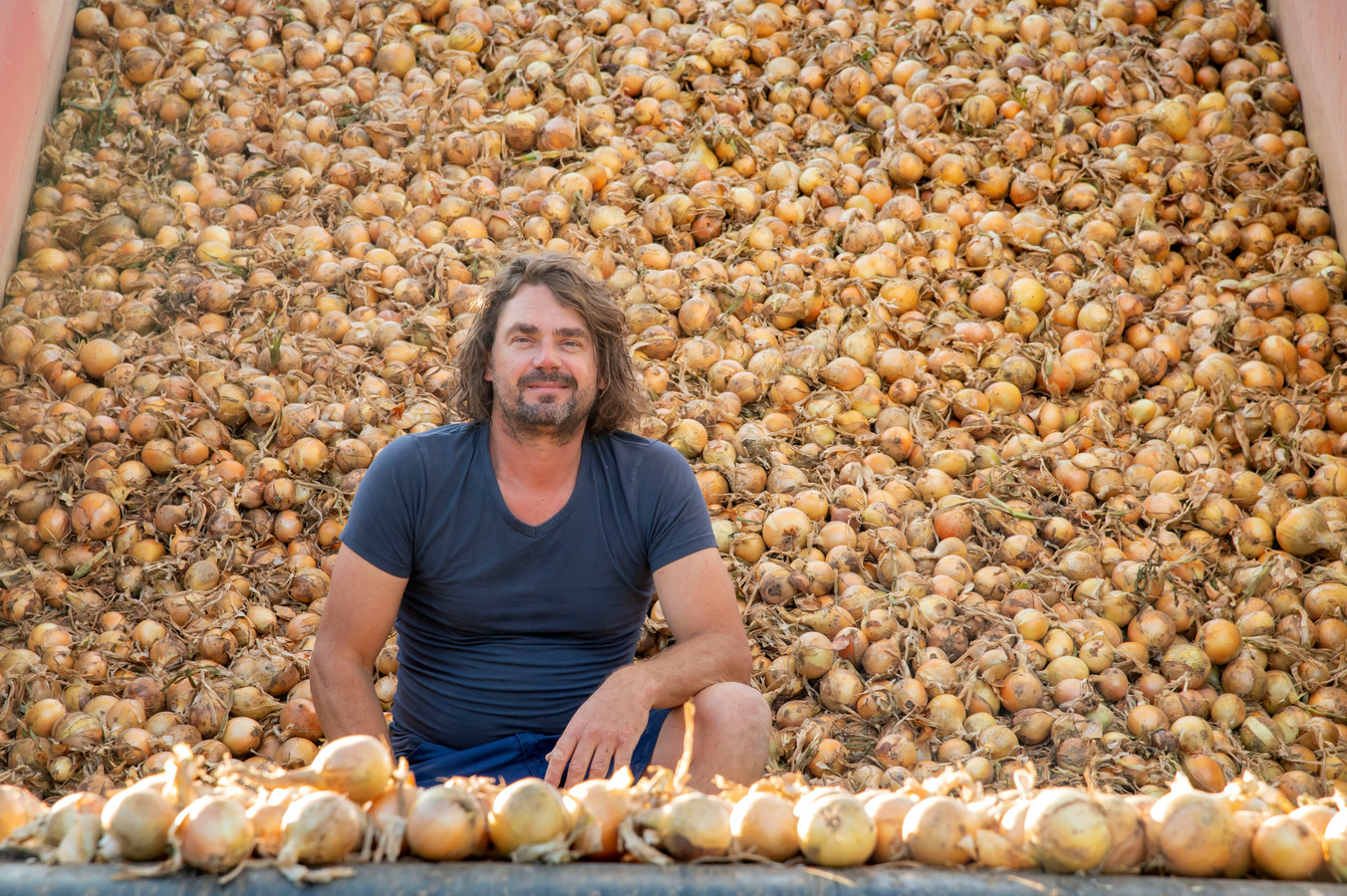 Boer en zanger uit Zeewolde popelt om zijn album te promoten, maar ...