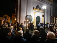 Opperrabijn ontsteekt het licht in Kampen: ‘We mogen elkaar altijd het goede toewensen’