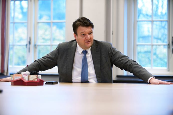 Roosendaalse burgemeester Han van Midden: ,,Die risico-analyse moet je zelf willen doen vóórdat je iemand voordraagt aan de gemeenteraad.”