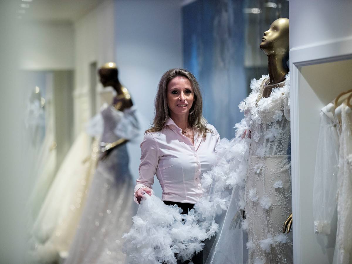 Eigenaresse bruidswinkel uit Say Yes to The Dress combineert drukke zaak met zoontje en lokale politiek Brabant bndestem