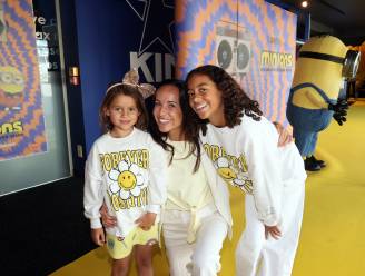 IN BEELD. Ann Van Elsen neemt haar schattige dochters mee naar première ‘Minions’