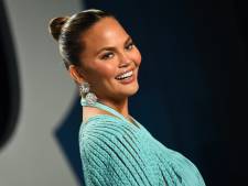Chrissy Teigen had het moeilijk met lichaam na miskraam: ‘Niemand om te voeden’