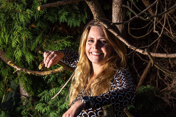 Jolanda Doornbos schrijft een boek over haar jeugd, ze groeide op bij twee ouders met een verstandelijke beperking