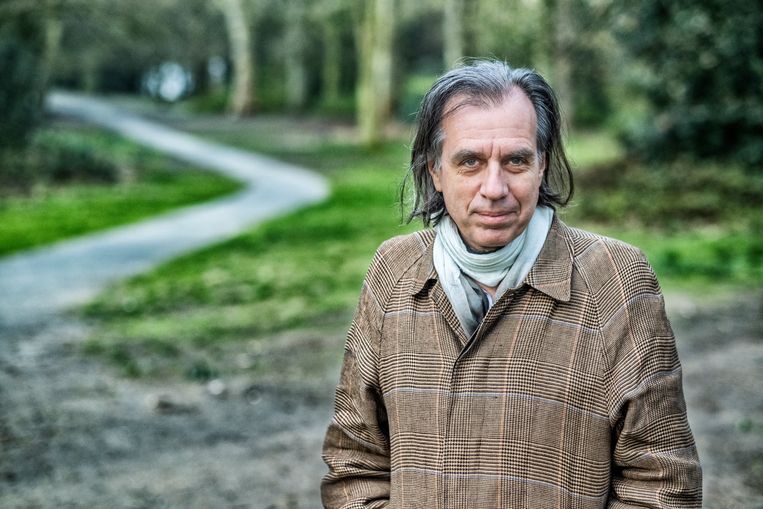 ‘Het grote gevaar is dat we de komende jaren mensen die we niet kennen en niet weten waar ze vandaan komen niet zomaar een hand zullen geven’, vreest psychiater Dirk De Wachter
 Beeld Tim Dirven