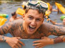 Mart Hoogkamer scoort dé zomerhit van 2021 exact jaar na viral strandfilmpje