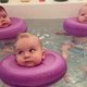 Wát een leven: baby's genieten van een dagje spa