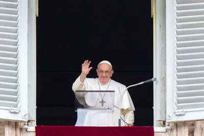 Paus laat kardinalen voortaan huur betalen