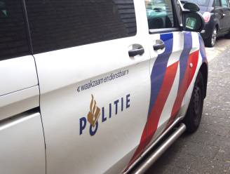 Nederlandse politie vindt dode man in auto in kanaal net over de grens