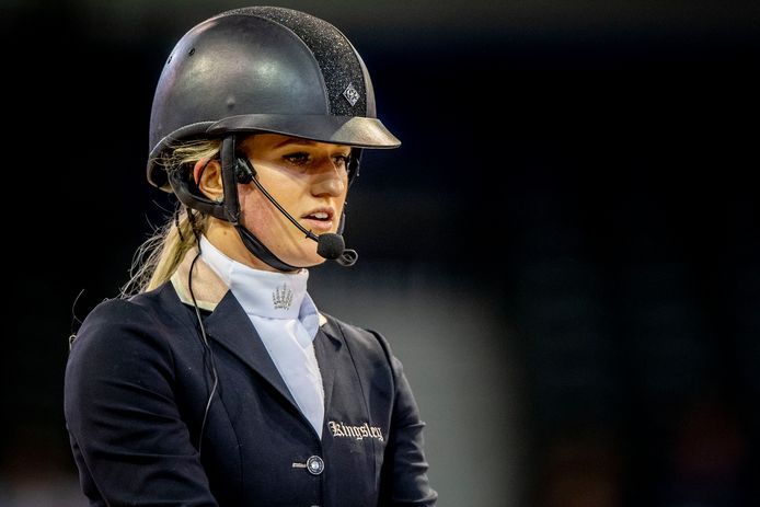 Britt Dekker Moest Nk Dressuur Laten Lopen Mijn Paard Is Geblesseerd Show Gelderlander Nl