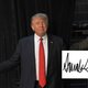 Wat verraadt piemelachtige P in handtekening Trump?