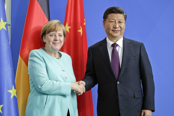 Angela Merkel samen met de Chinese president Xi Jinping. Archieffoto.