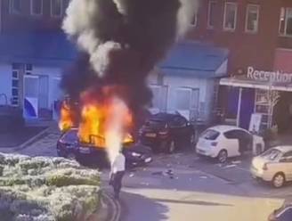 VK verhoogt terreurniveau naar ‘ernstig’ nadat taxichauffeur mogelijke aanslag kon verijdelen in Liverpool: beelden tonen moment van explosie