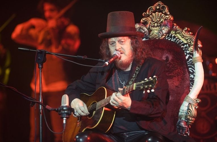 Zucchero verliest zich in overdaad in uitverkochte Lotto Arena ** | De