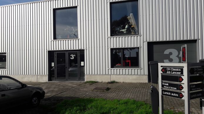 Het bedrijfspand in Tiel waar Job Lanceer was gevestigd.