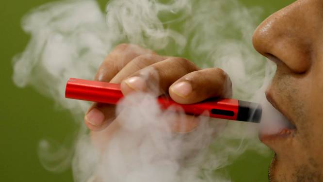 “Jongeren niet massaal aan het vapen brengen”: CD&V wil limiet op smaakjes van e-sigaret