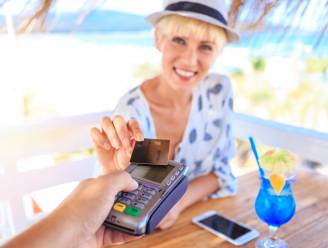 Hoe betaal je het voordeligst op vakantie? “Buiten de eurozone betaal je met je kredietkaart altijd best in de lokale munt”