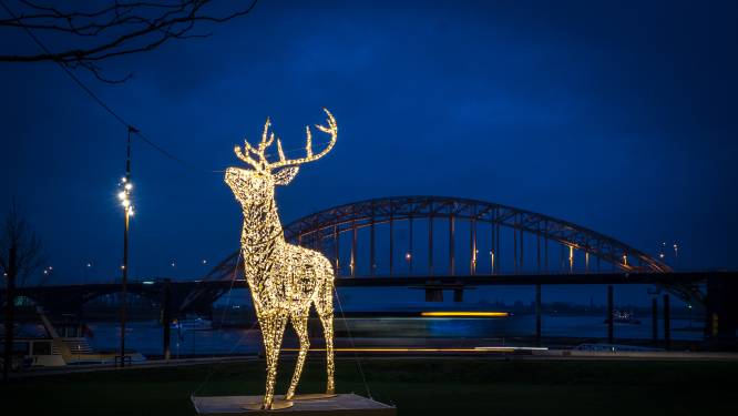 Een Keizer Karel en Rudolf vol lampjes: zo ziet Nijmegen eruit tijdens de Winterweken