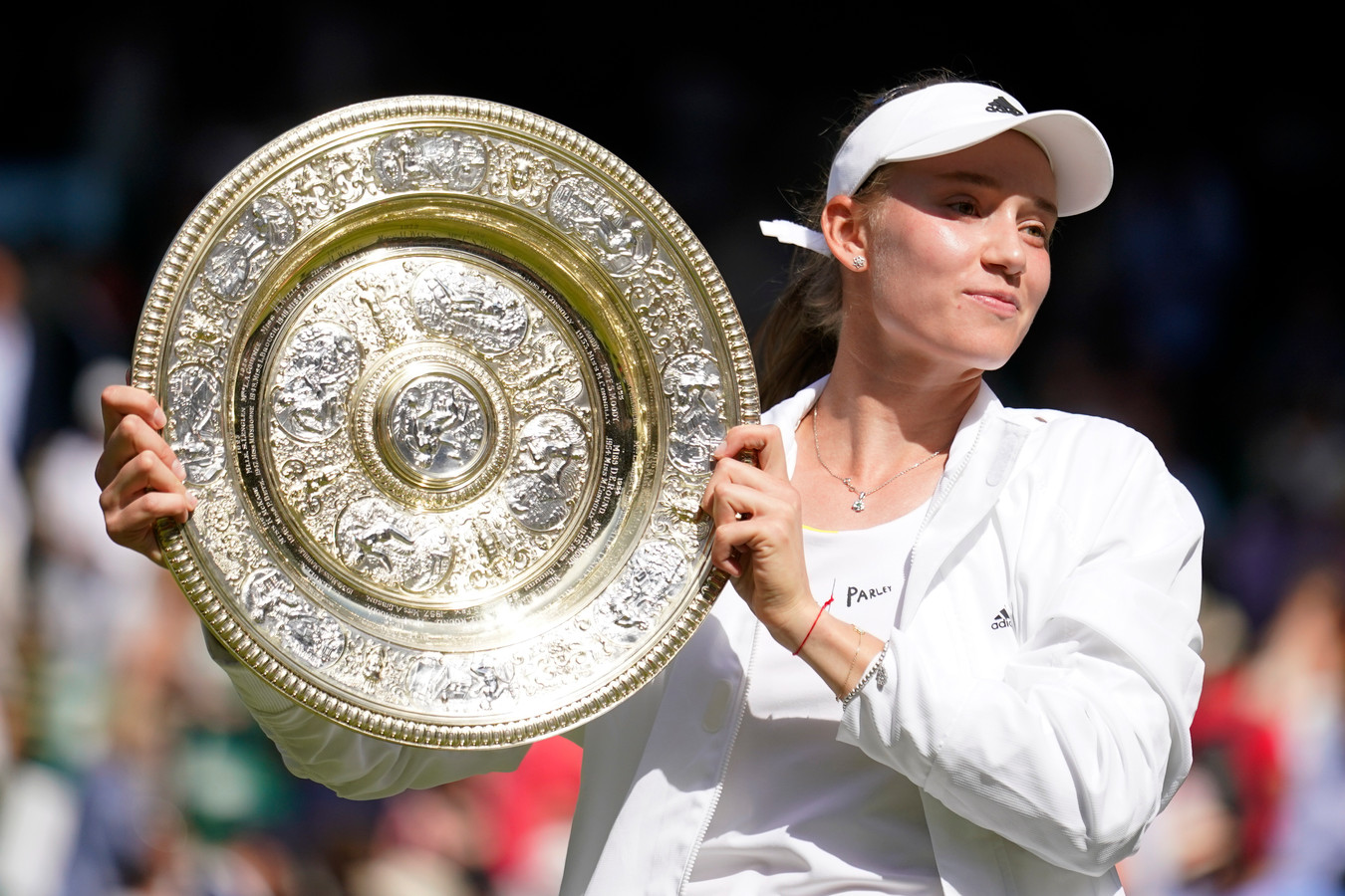 Jelena Rybakina voltooit tennisstunt en wint Wimbledon ‘Voel me