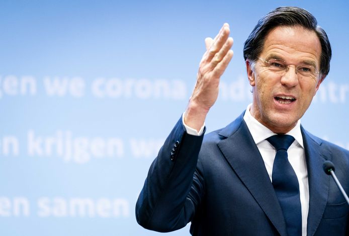 Demissionair premier Mark Rutte geeft tijdens een persconferentie een toelichting over de coronamaatregelen in Nederland