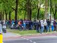 Motorrijder overleden bij ongeluk in Tilburg, grote groep kijkers moet weg van politie