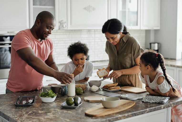 Samen koken kan gezellig en lekker zijn. Beeld Pexels