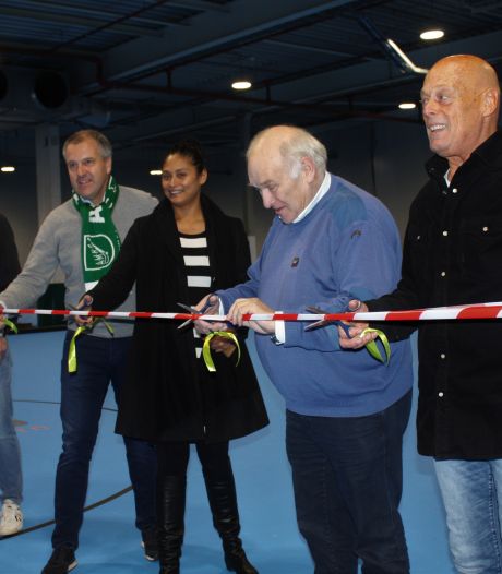 Hockeyclub AMHC Apeldoorn neemt nieuwe zaal in gebruik
