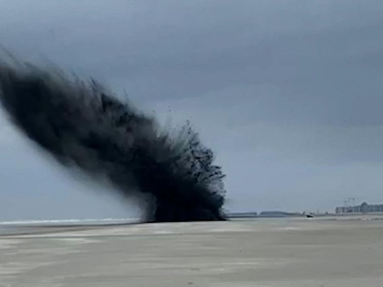 Bom van 100 kilo tot ontploffing gebracht op Belgisch strand