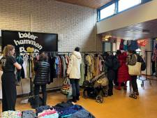 Esther kleedt mensen in West gratis aan: 'Veel mensen hebben geen geld voor nieuwe kleding'