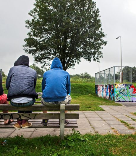 Moeder schrikt zich rot als wijkagent aanbelt: ‘Dan kunnen we paar maanden geen boodschappen doen’