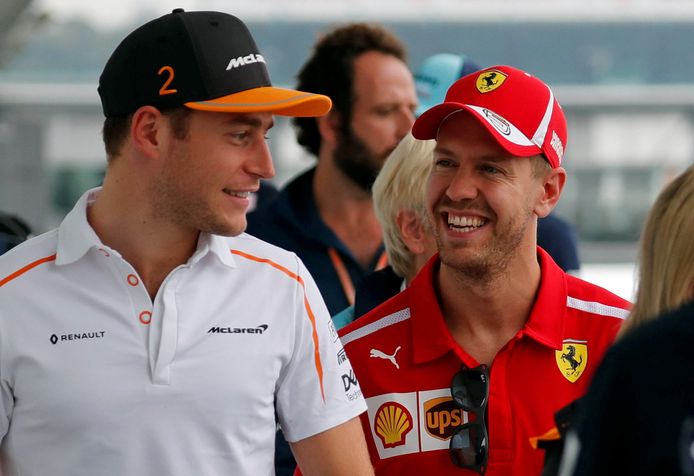 Stoffel Vandoorne (l) en Sebastian Vettel.