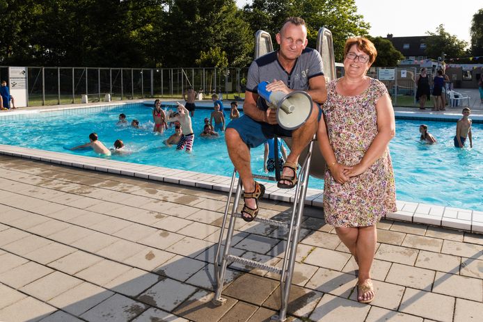 leimuidens zwembad hoopt 1 mei open te mogen alphen ad nl