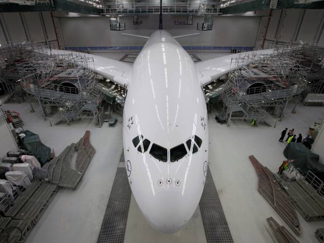 Airbus onttroont Boeing als grootste vliegtuigconstructeur