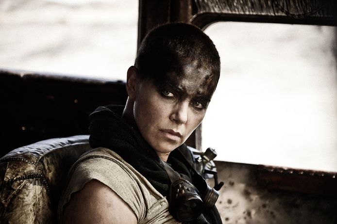 Charlize Theron heeft het er moeilijk mee dat haar iconische rol in Mad Max: Fury Road door iemand anders zal worden gespeeld in een prequel.