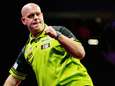Michael van Gerwen worstelt zich naar laatste zestien, Danny Jansen (19) blijft verbazen