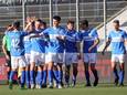 De spelers van FC Den Bosch vieren een van de vier treffers in de gewonnen derby tegen TOP Oss.