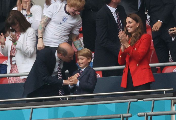Il principe William, il principe George e Kate fanno il tifo per la squadra britannica