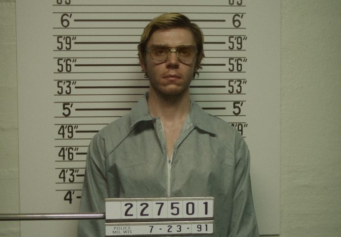 Evan Peters als Jeffrey Dahmer.