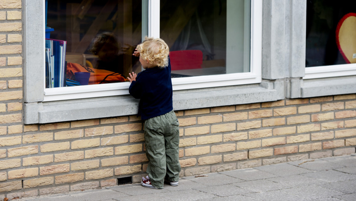 Een kindje bij basisschool Het Bossche Broek in Den Bosch (geen evangelische school). Beeld anp