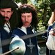 Kostuumdrama met crossmotoren: De Warme Winkel maakte een ongepolijste, maar unieke drie musketiersfilm