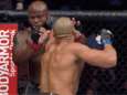 Cyril Gane claimt tussentijdse UFC-zwaargewichttitel in controversiële wedstrijd