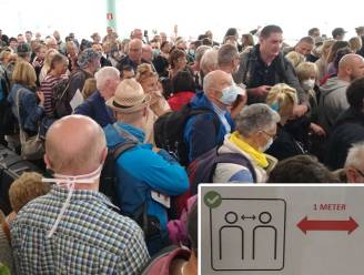 Eén meter afstand houden blijkt moeilijk op luchthaven Tenerife: “Iedereen staat hier op elkaar. Onvoorstelbaar”