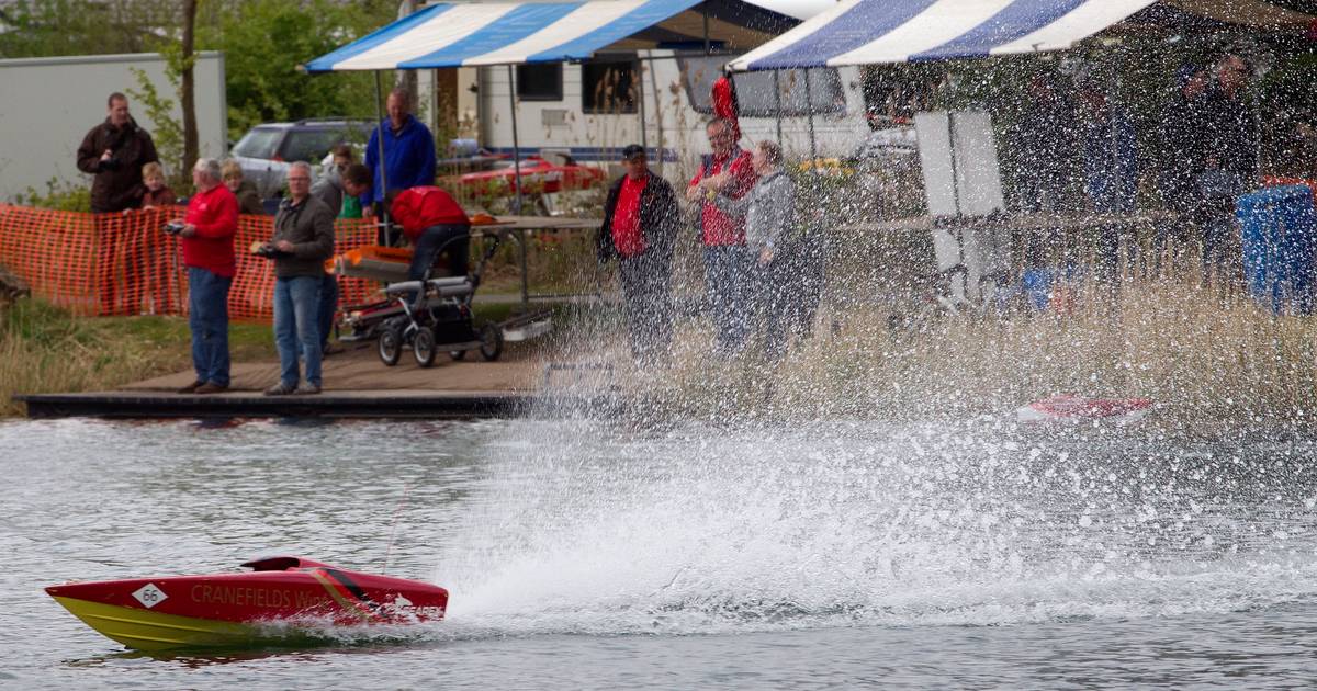 maximaliseren korting oppakken Wedstrijd powerboot racing op de Kurenpolder: 'Snelheden tot 100 km per  uur' | Oosterhout | bndestem.nl