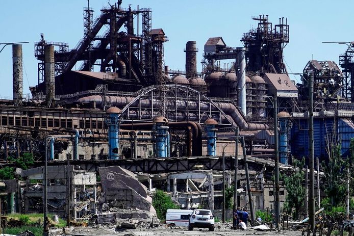 De Azovstal staalfabriek waar veel van de gevallen Oekraïense slachtoffers in mei gevangen werden genomen.