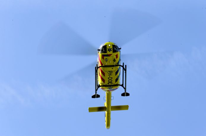 Voor het ongeluk op de Tuinbouwweg in Made kwam een traumahelikopter ter plaatse. De fietsster raakte zwaargewond.