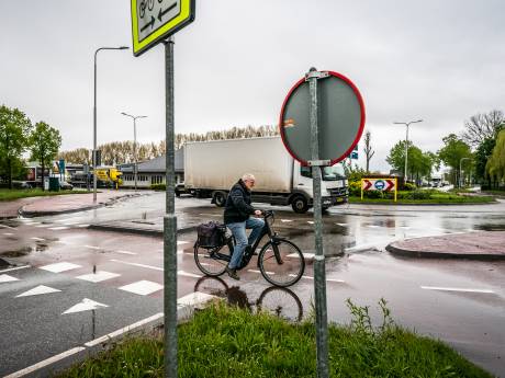 Beruchte rotonde tussen Huissen en Bemmel wordt snel vervangen door verkeerslichten